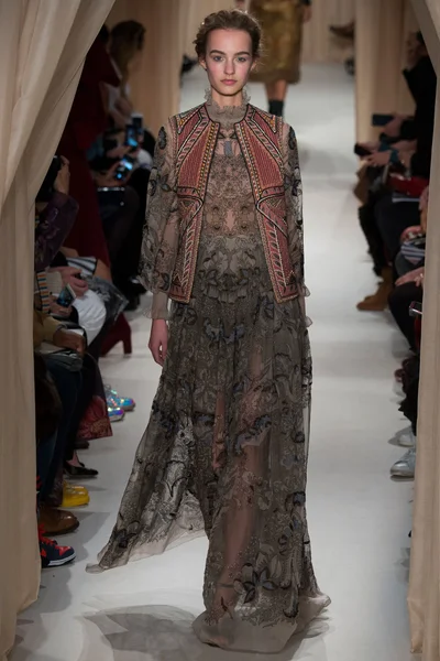 Look 14
